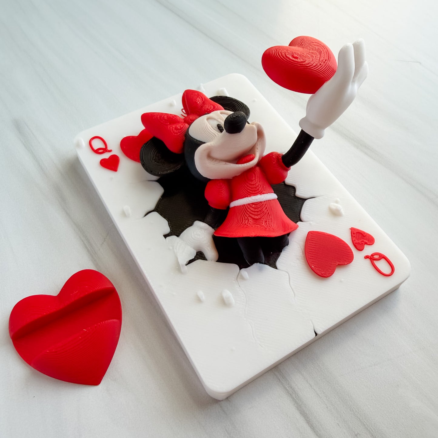 Minnie's Queen of Hearts Valentine Sweetheart Surprise