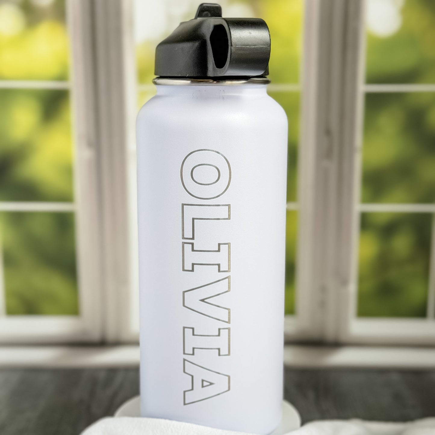 Brushy Meadows Summer Walk Barracudas Personalized 32oz Water Bottle