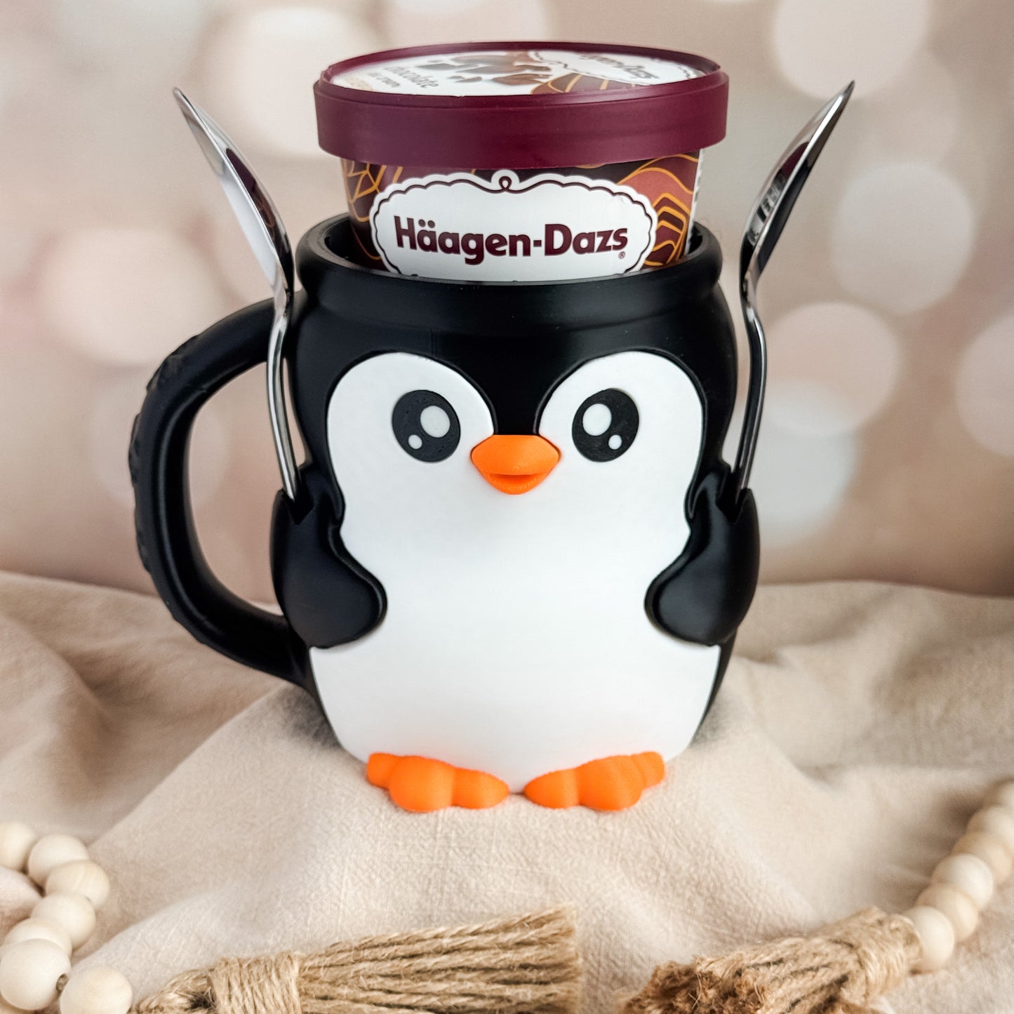 Chilly Penguin Ice Cream Pint Hugger